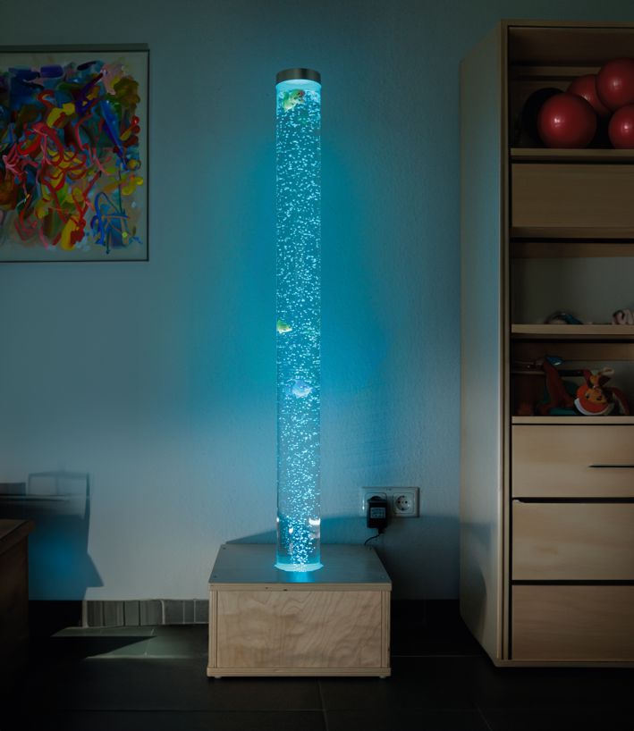 Wassersäule mit Holzsockel